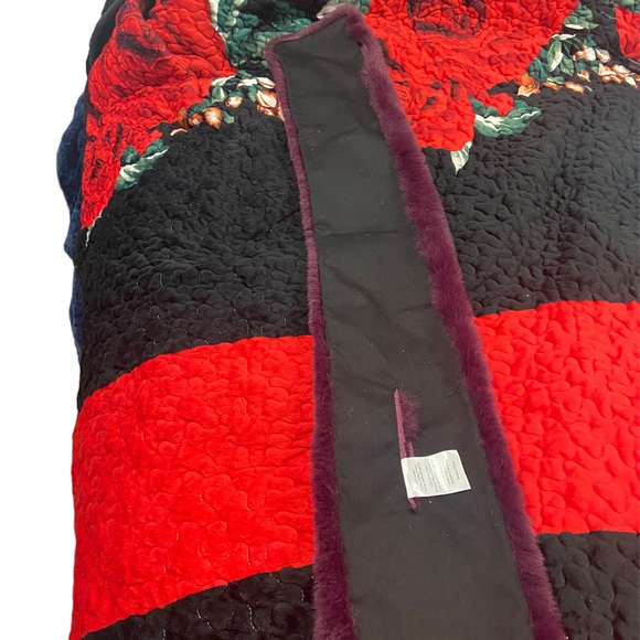 Beautiful Purple collar/scarf - Picture 3 of 4